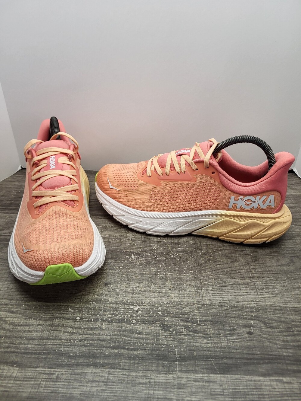 Hoka One One Arahi 7 Womens Size 8.5 Orange Athletic Running Shoes Sneakers